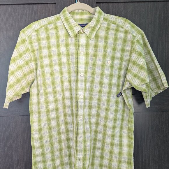 Patagonia Seersucker Casual Short Sleeve Button Down Men's Small - Picture 1 of 4